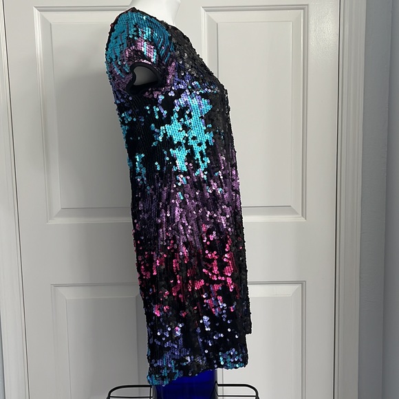 D. Signed Disney Girl’s Short Sleeve Multicolor Sequin Dress Size XL - Picture 4 of 11